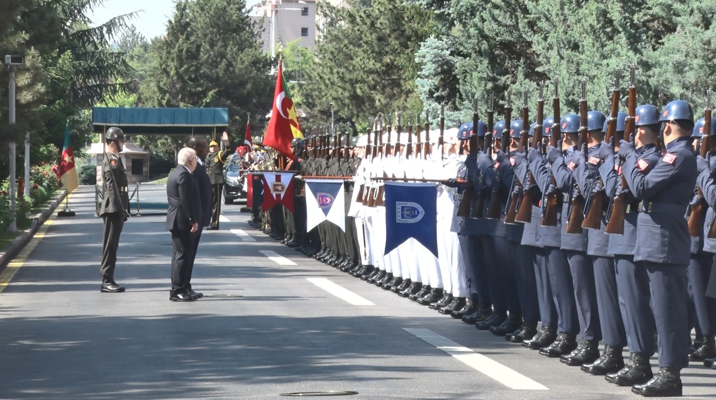 Bakan Güler, Kamerunlu mevkidaşı Assomo ile bir araya geldi