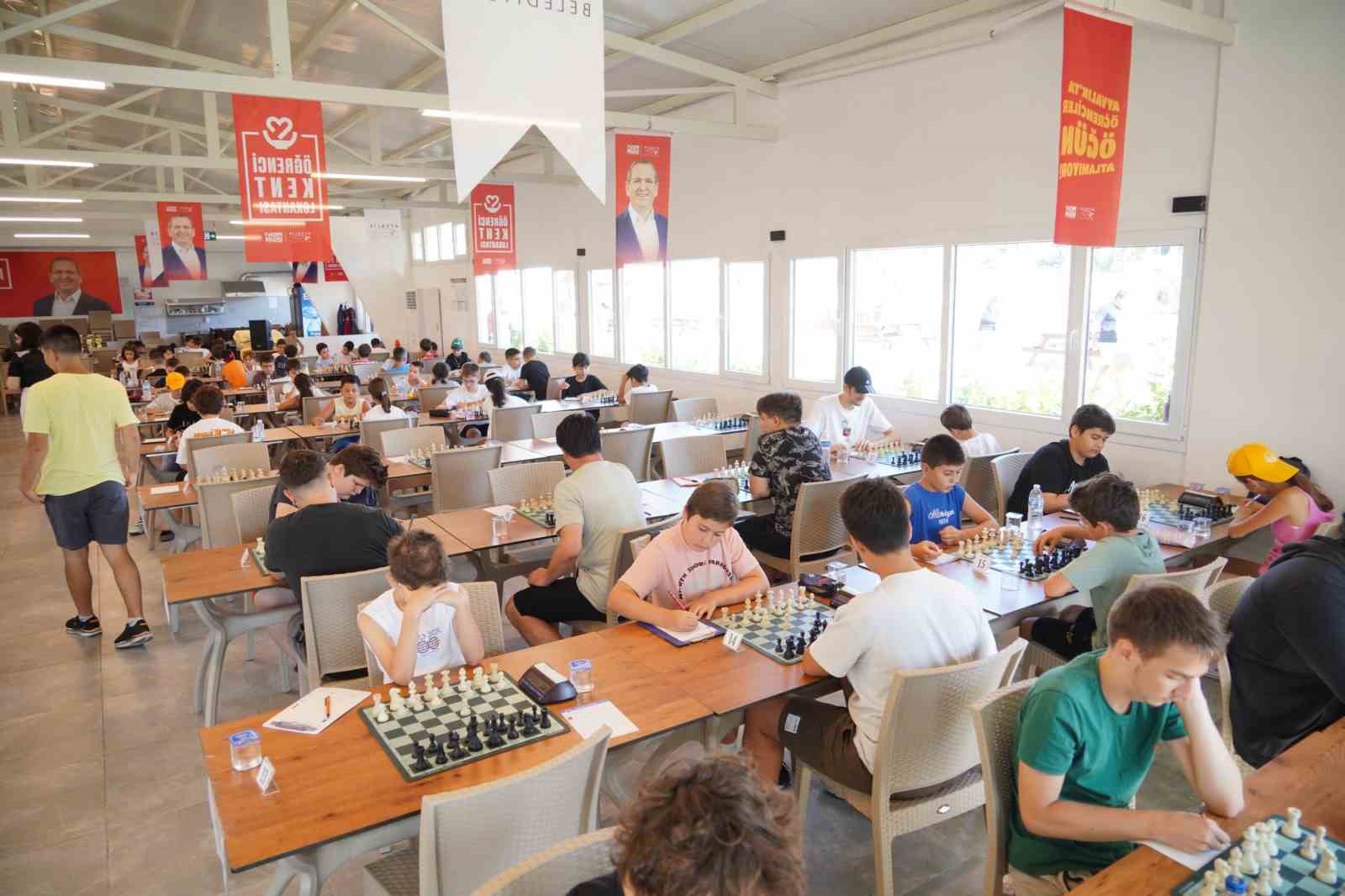 Satrançta geleceğin büyük ustaları ilk hamleyi Ayvalık’ta yaptı