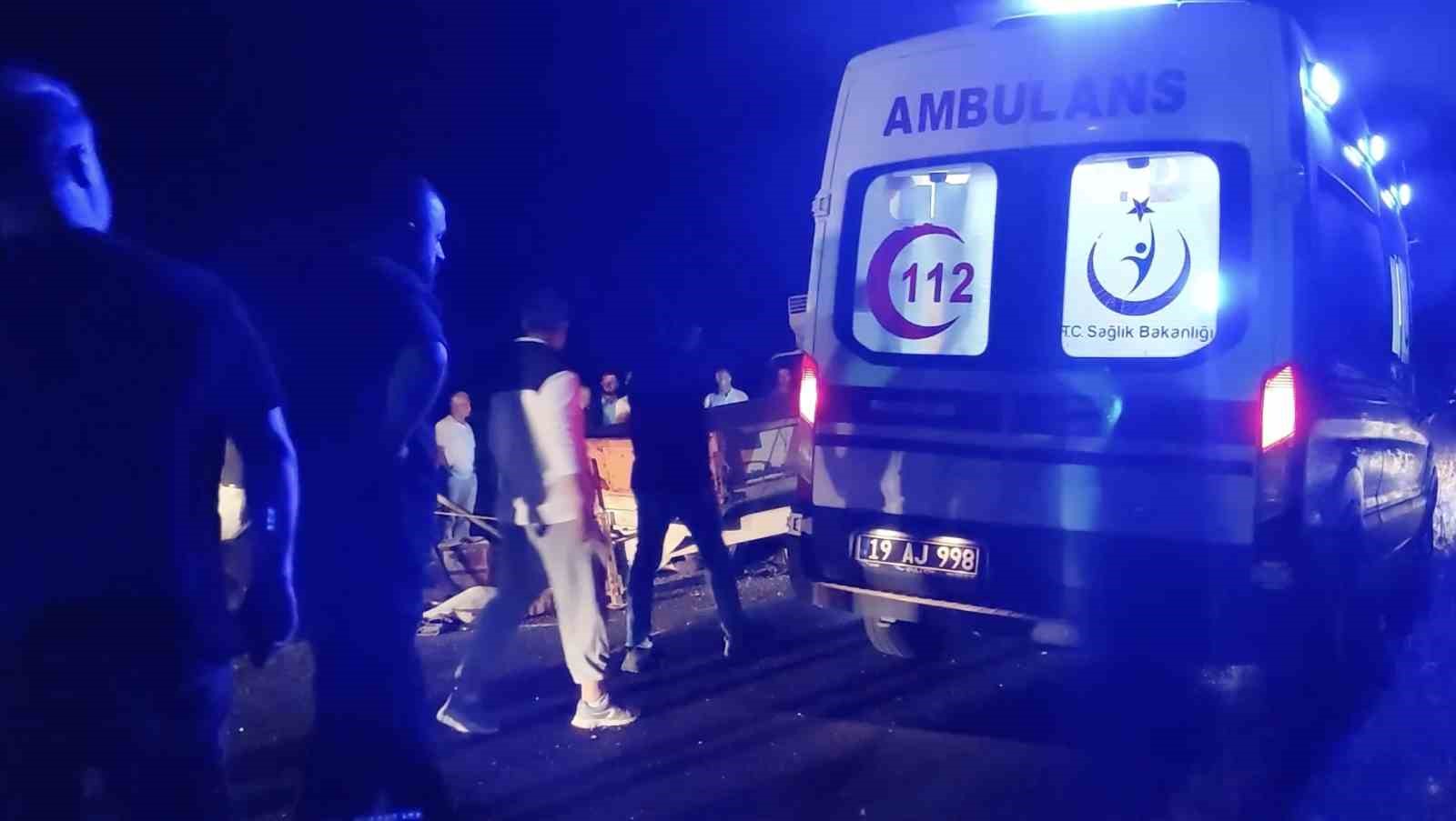 Çorum’da kamyon ile traktör çarpıştı: 1 ölü, 2 yaralı
