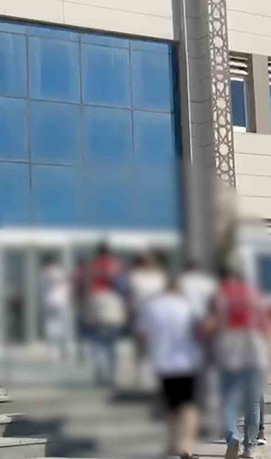 &Ccedil;anakkale&rsquo;de &ccedil;eşitli su&ccedil;lardan aranması bulunan 21 ş&uuml;pheli yakalandı