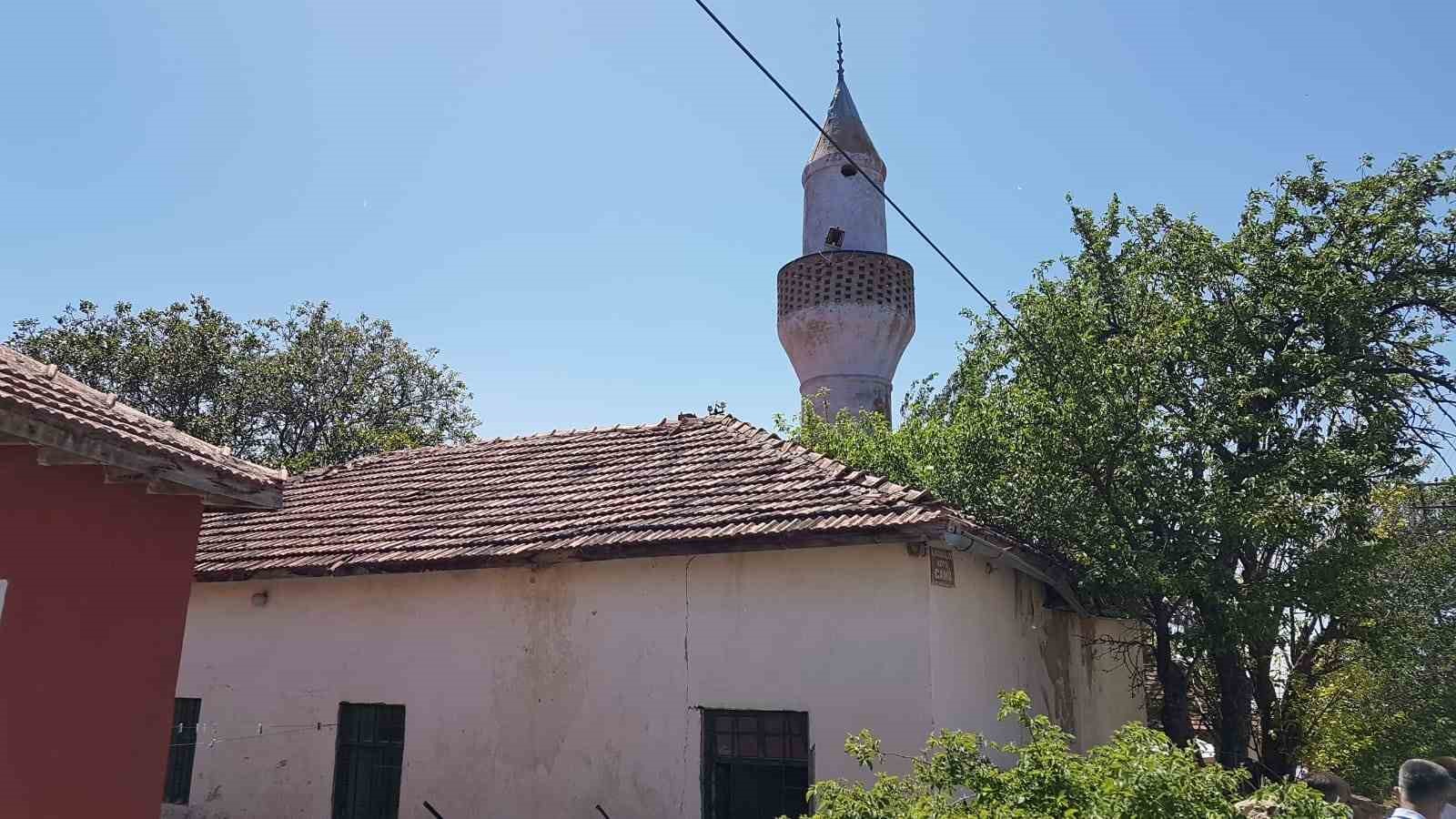 Yozgat&rsquo;taki asırlık cami onarılmayı bekliyor