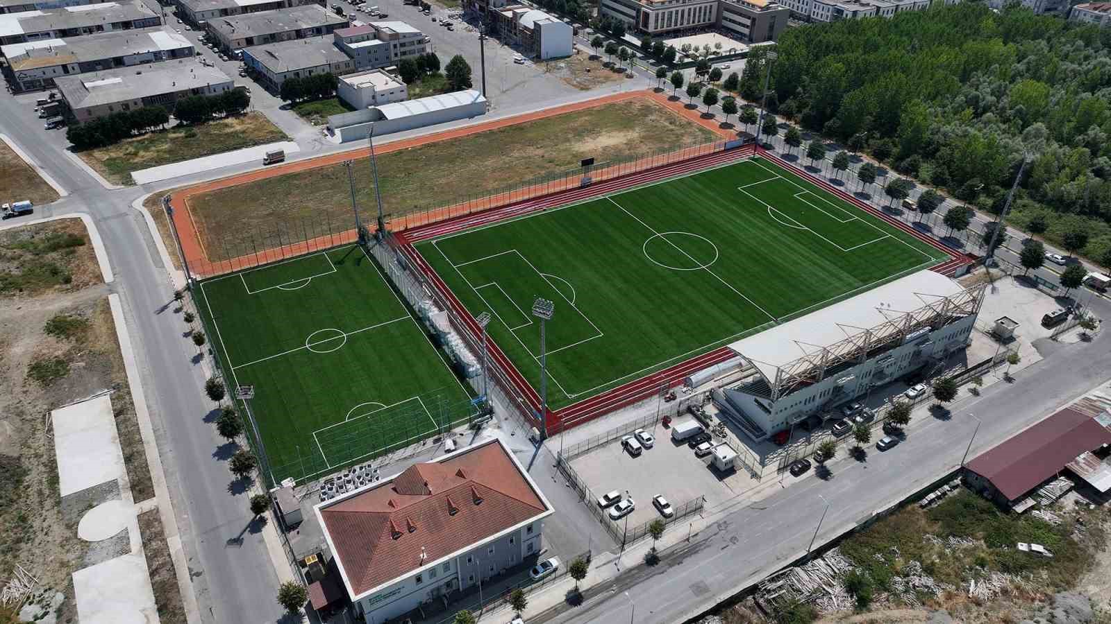 Sakaryaspor altyapısından 5 genç oyuncu A takıma yükseldi