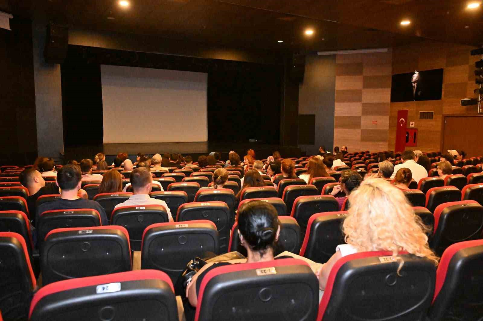 Cannes’ın ödüllü kısa filmleri Manisalı sinemaseverlerle buluştu