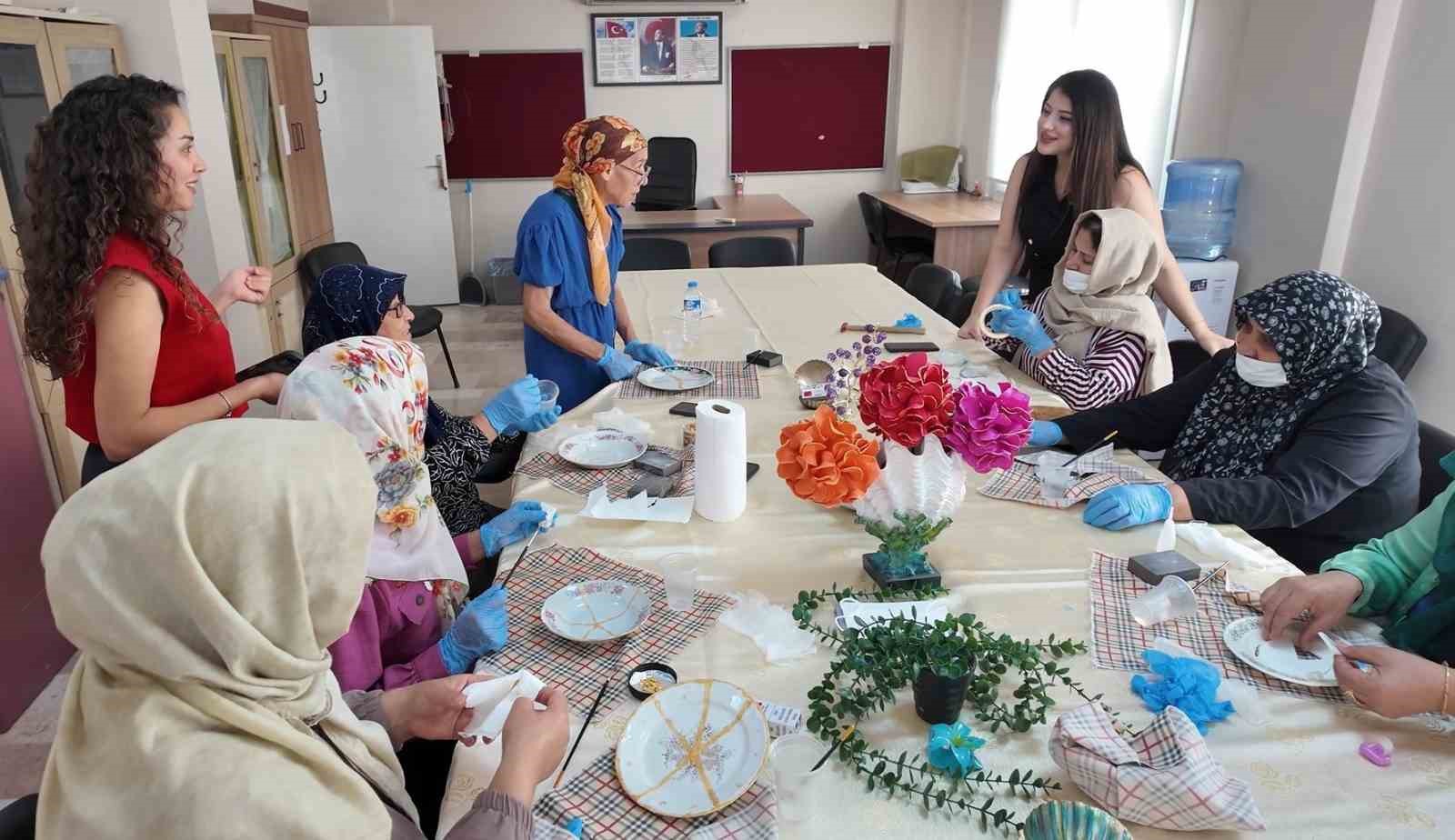 Akdeniz’de kadınlar Kintsugi sanatıyla kırılan parçaları yeniden birleştirdi