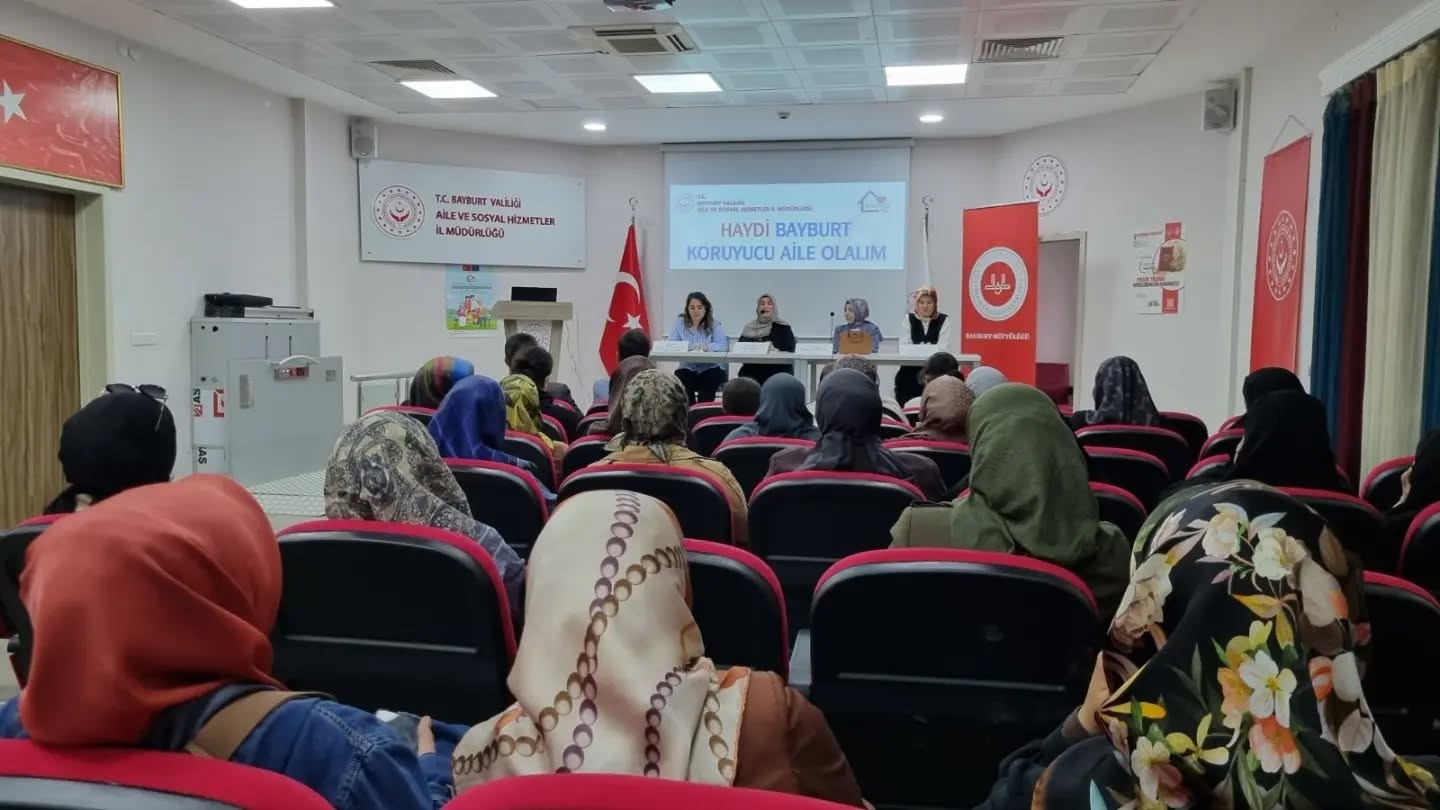Bayburt’ta ‘Bir Yetime Aile Olmak’ konulu panel düzenlendi