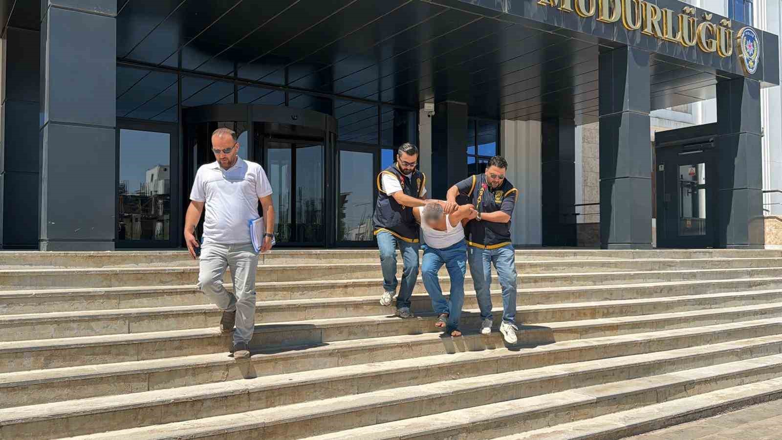 Cinayet zanlısı adliyeye sevk edildi