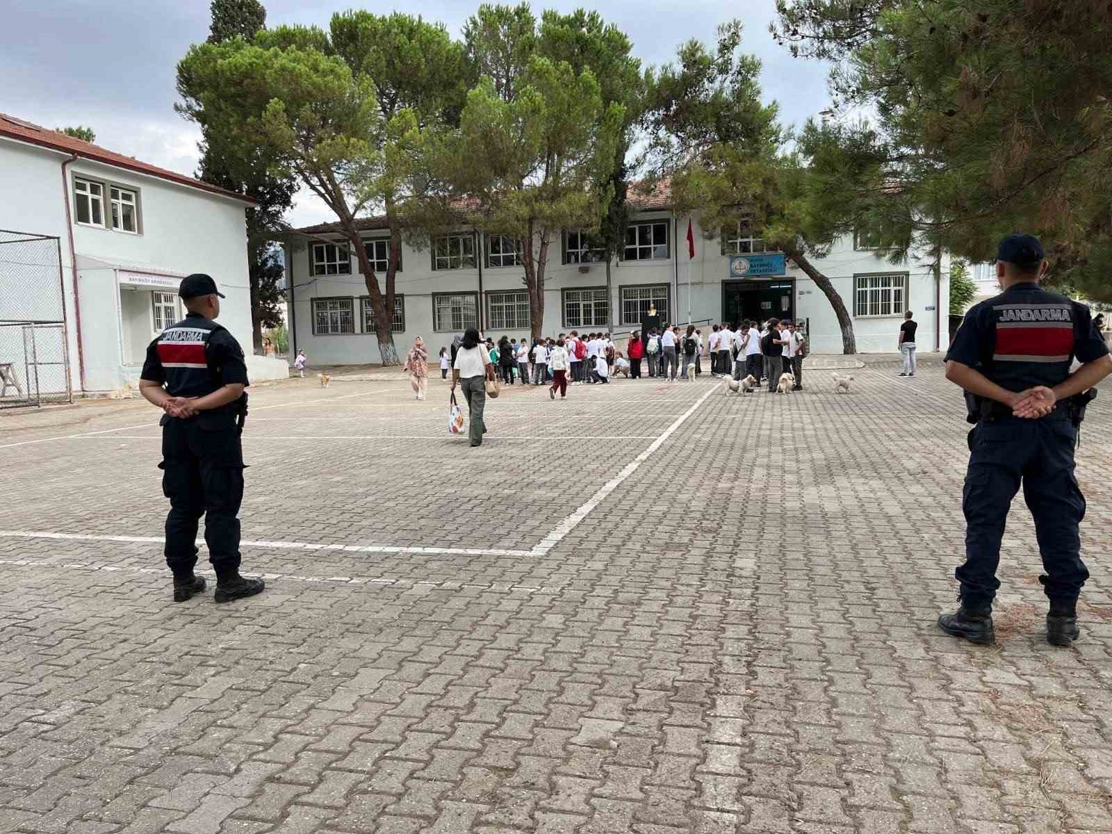 Bilecik’te okul çevrelerinde 857 kişi denetlendi