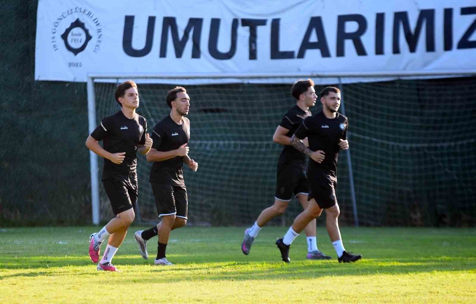 Altay, eksiklerle &ccedil;alışmalarını s&uuml;rd&uuml;r&uuml;yor