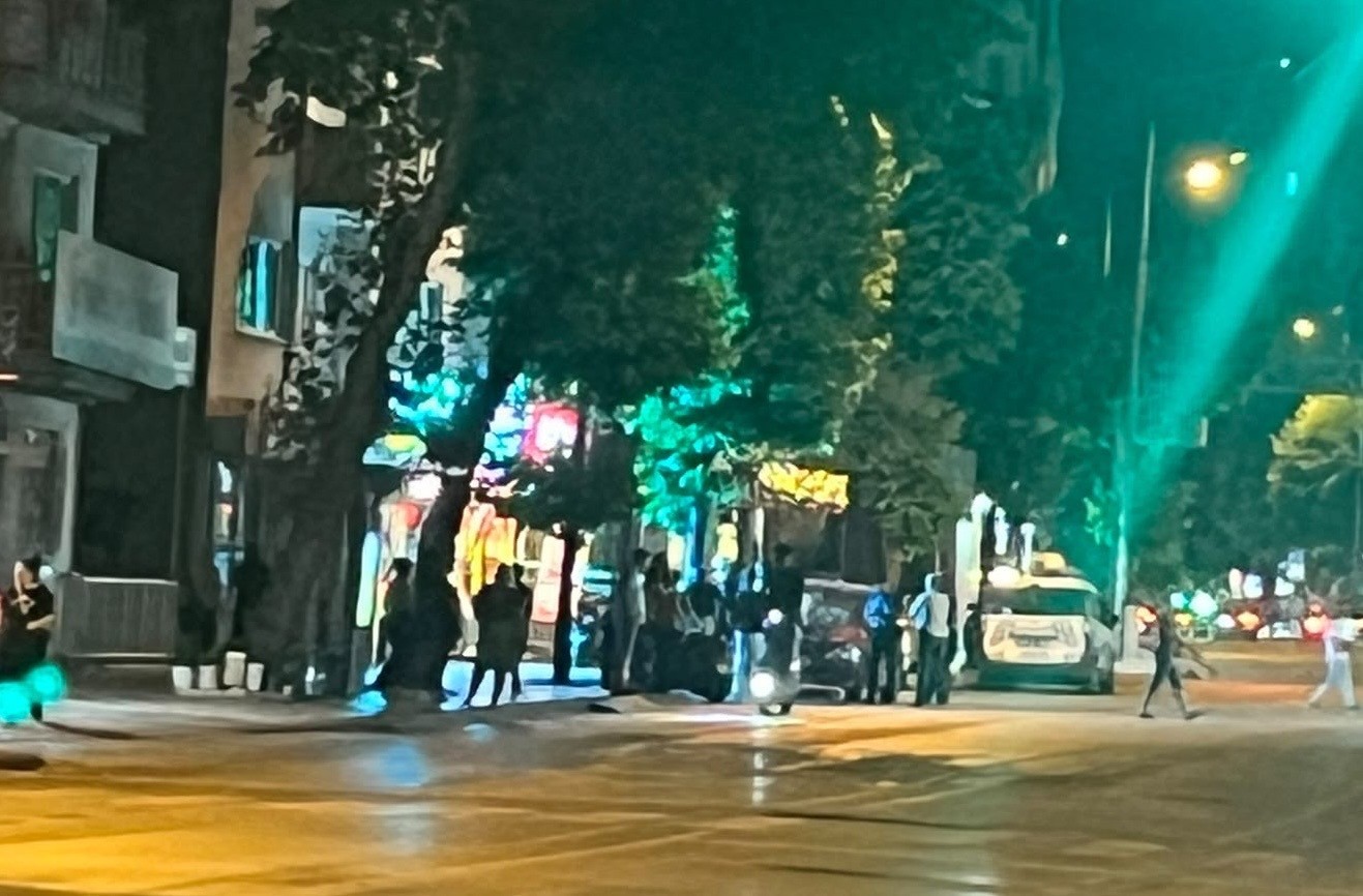 Denizli&rsquo;de silahlı saldırı: İşletme sahibi bacağından vuruldu
