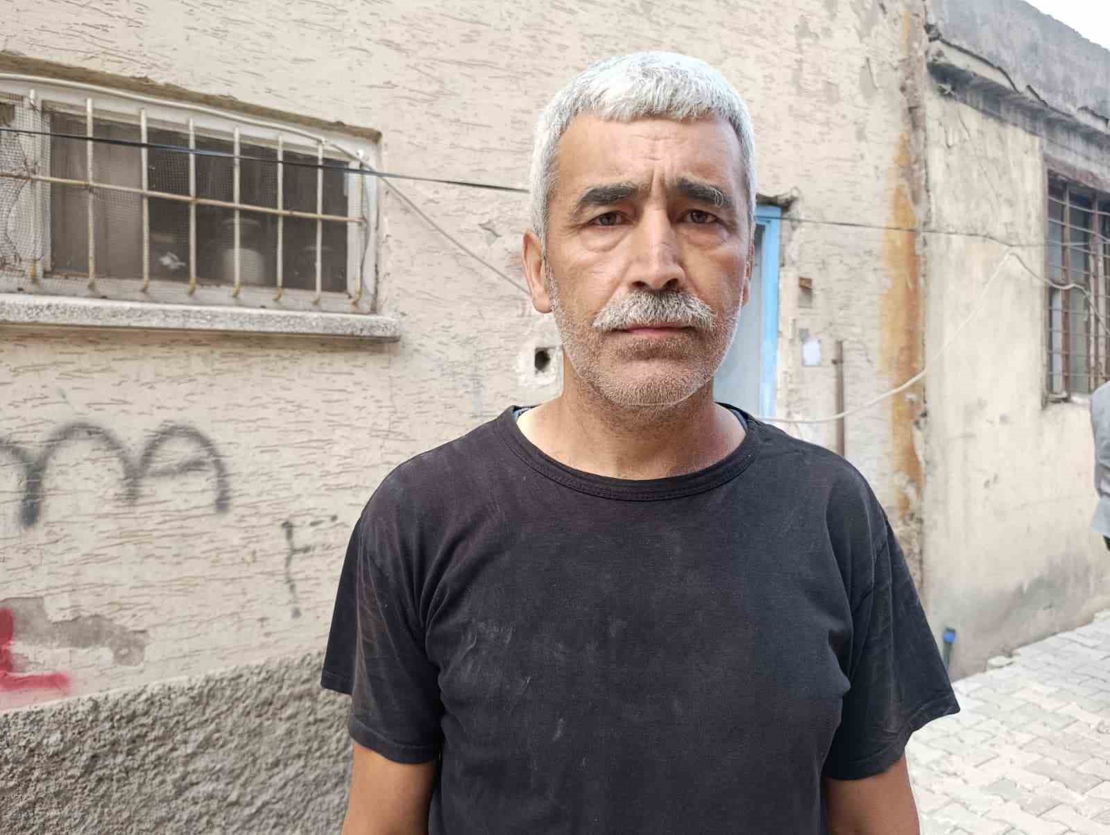 Kahramanmaraş’ta yıkılması beklenen binalar vatandaşı endişelendiriyor
