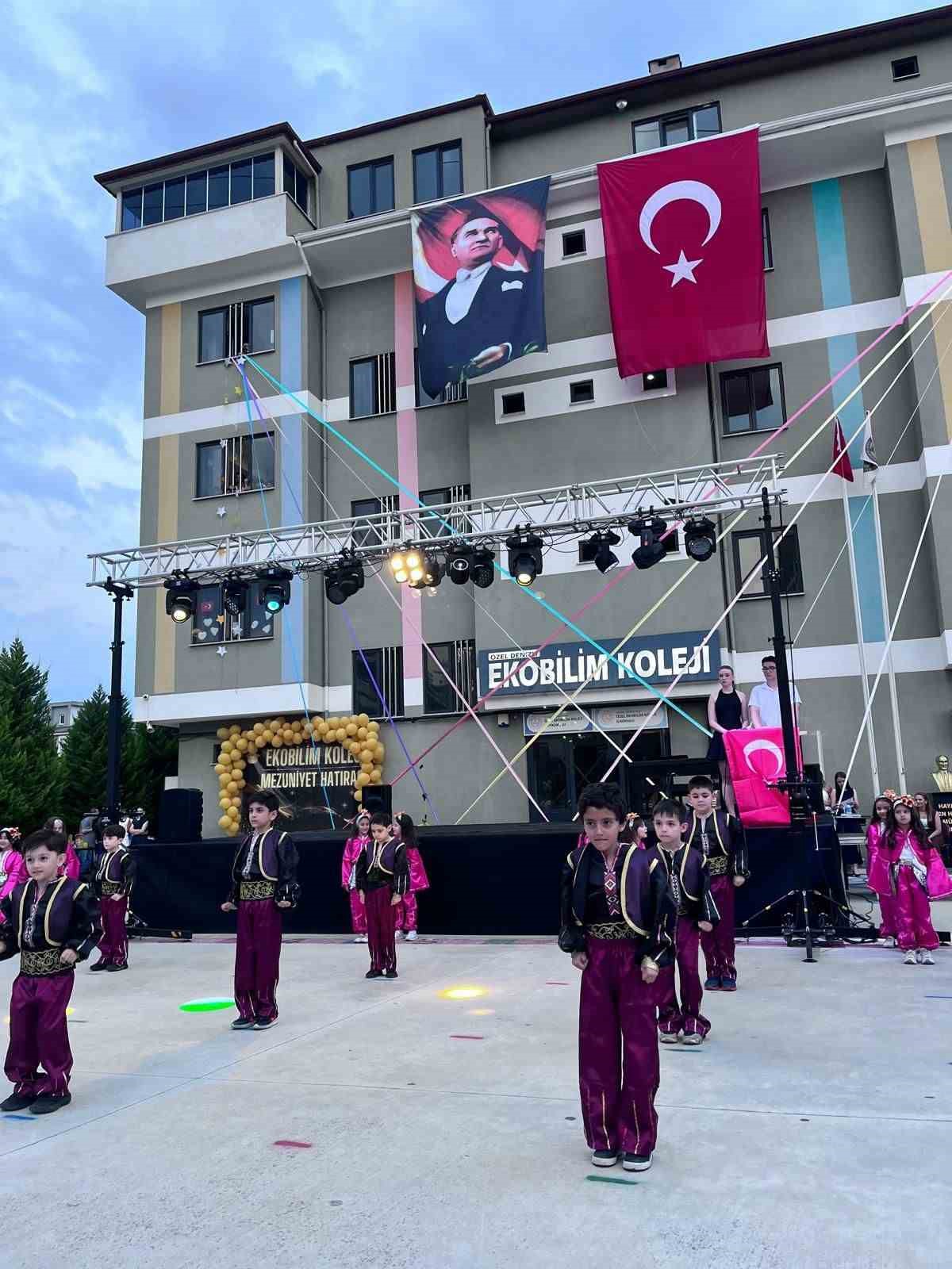 Ekobilim Kolejinden mezunlarına duygu ve coşku dolu uğurlama