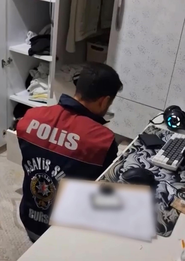 "Güvenli Ödeme Sistemi" kılıfıyla dolandırıcık yapan çete çökertildi: 10 kişi tutuklandı