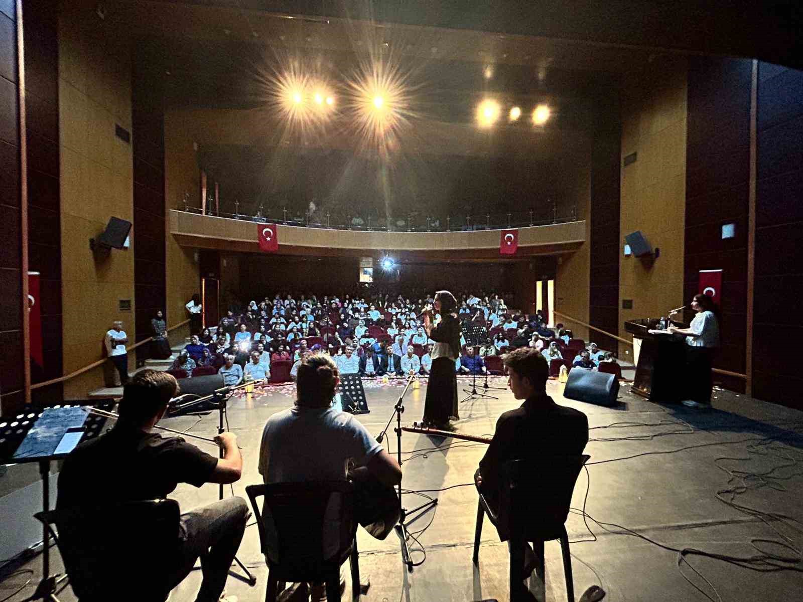 Kahta Borsa İstanbul Fen Lisesi&rsquo;nden duygu dolu program