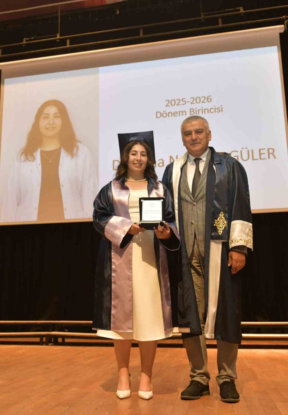 MSKÜ’lü diş hekimleri geleceğe uğurlandı