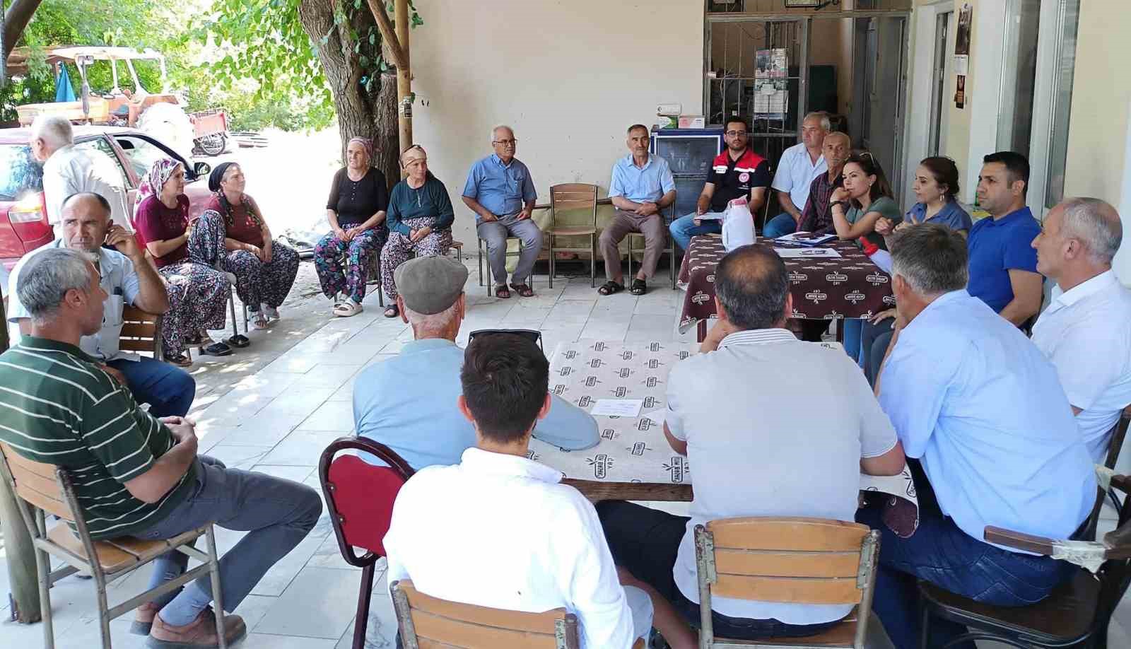 Avcılar Mahallesi’nde Buzağı bakım ve beslenmesi eğitimi