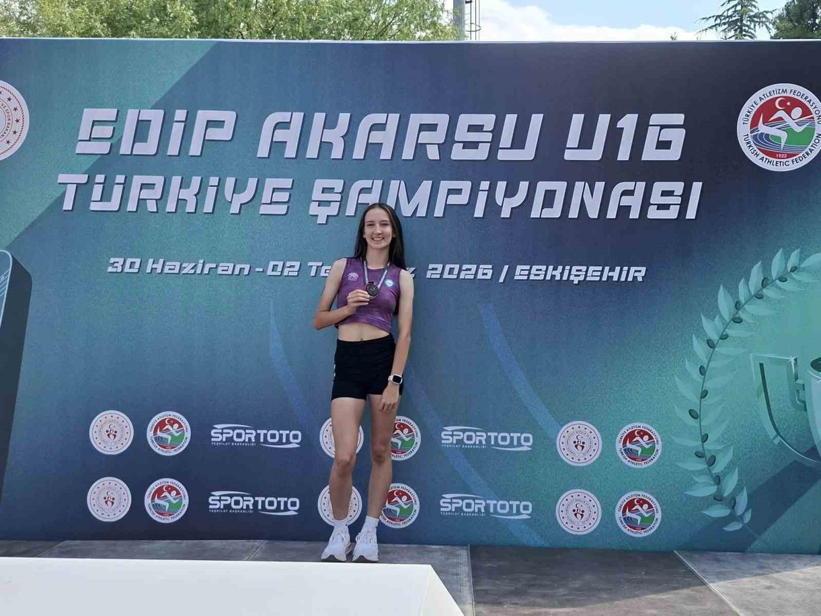Bilecikli sporcudan bronz madalya