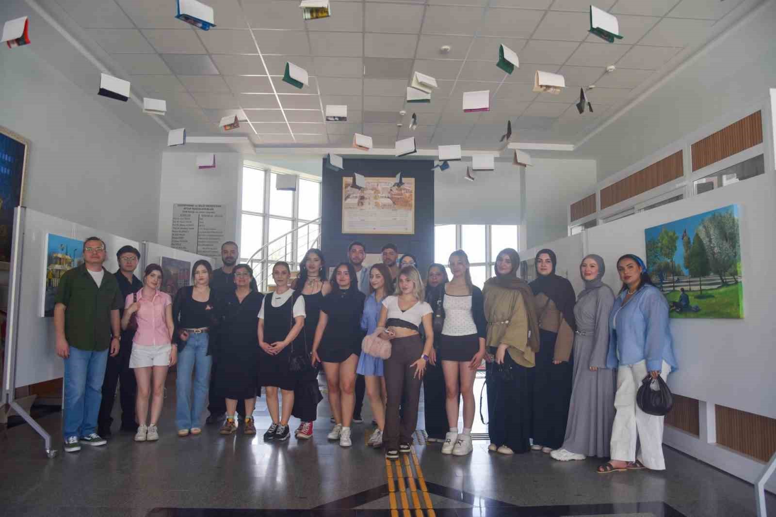 BŞEÜ’de ‘Kampüste Yaşam’ sergisi sanatseverlerle buluştu