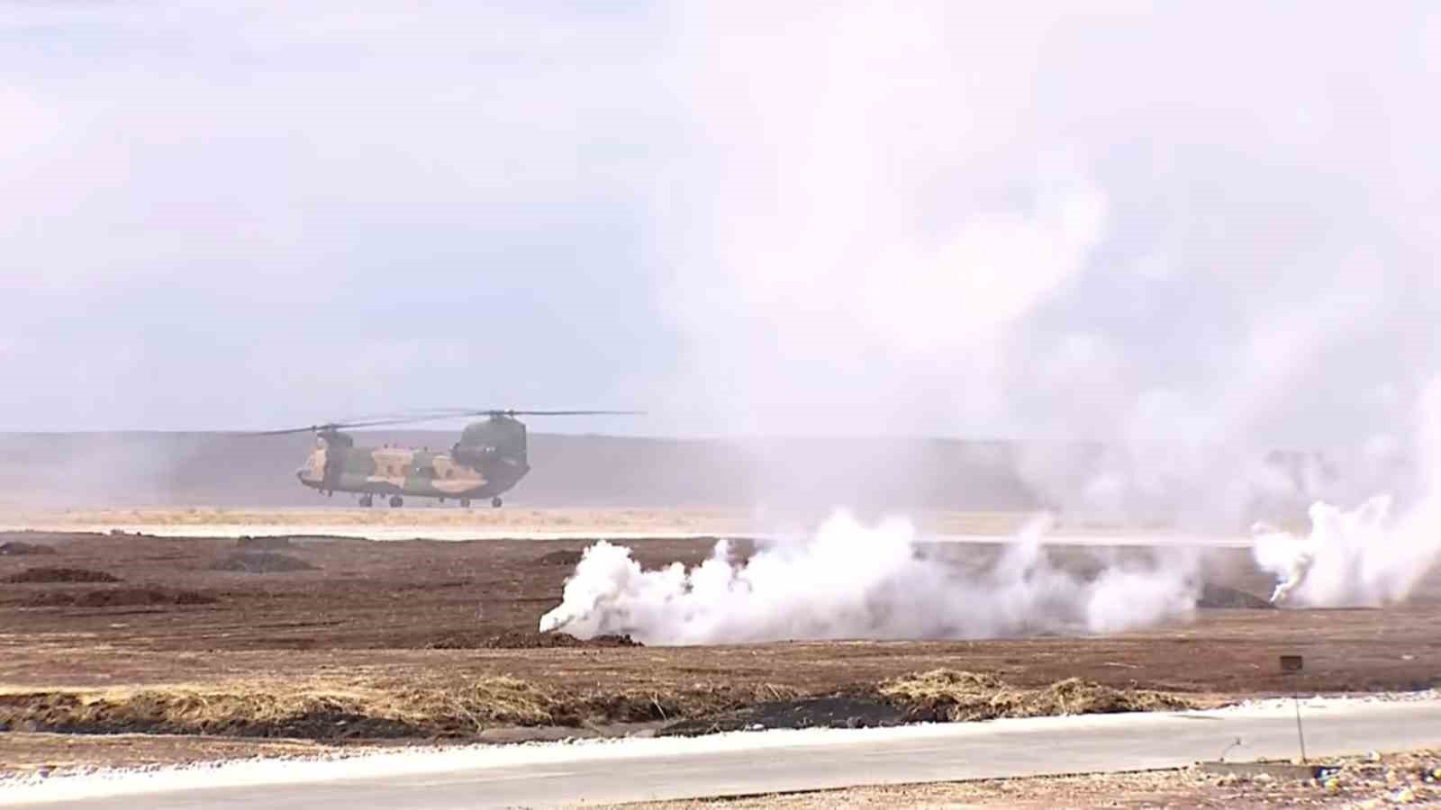 Şanlıurfa TEKNOFEST&rsquo;te komandolardan nefes kesen operasyon g&ouml;sterisi