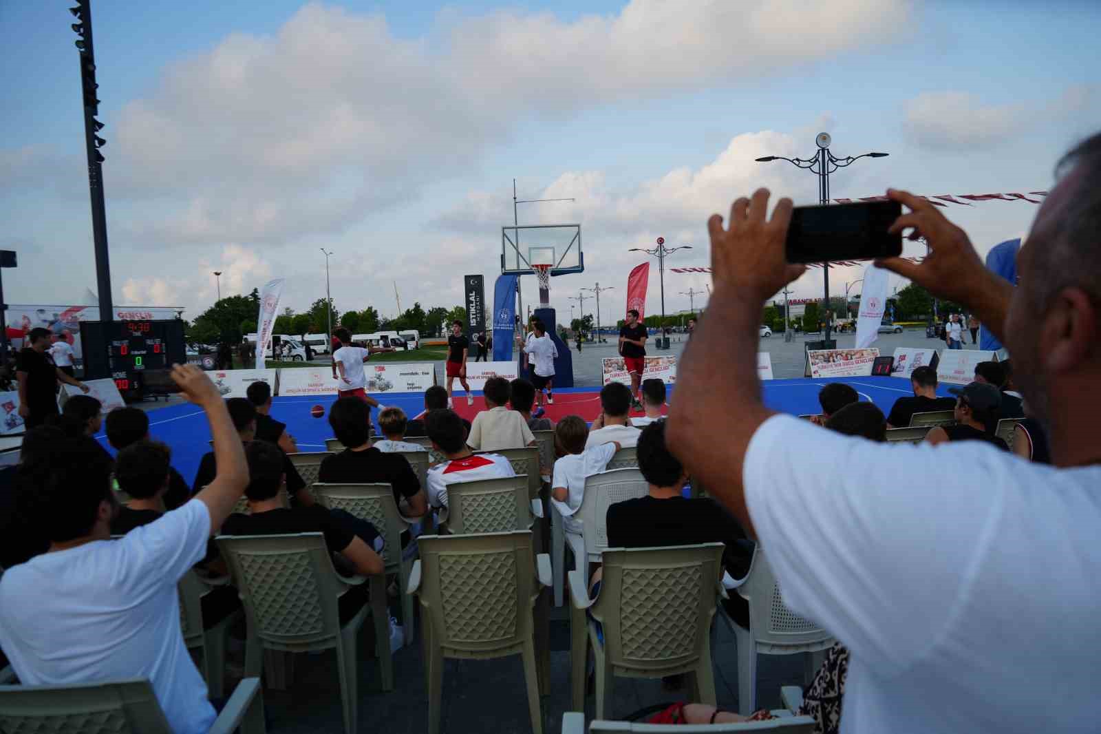 Sokak basketbolunun kalbi Samsun&rsquo;da atıyor