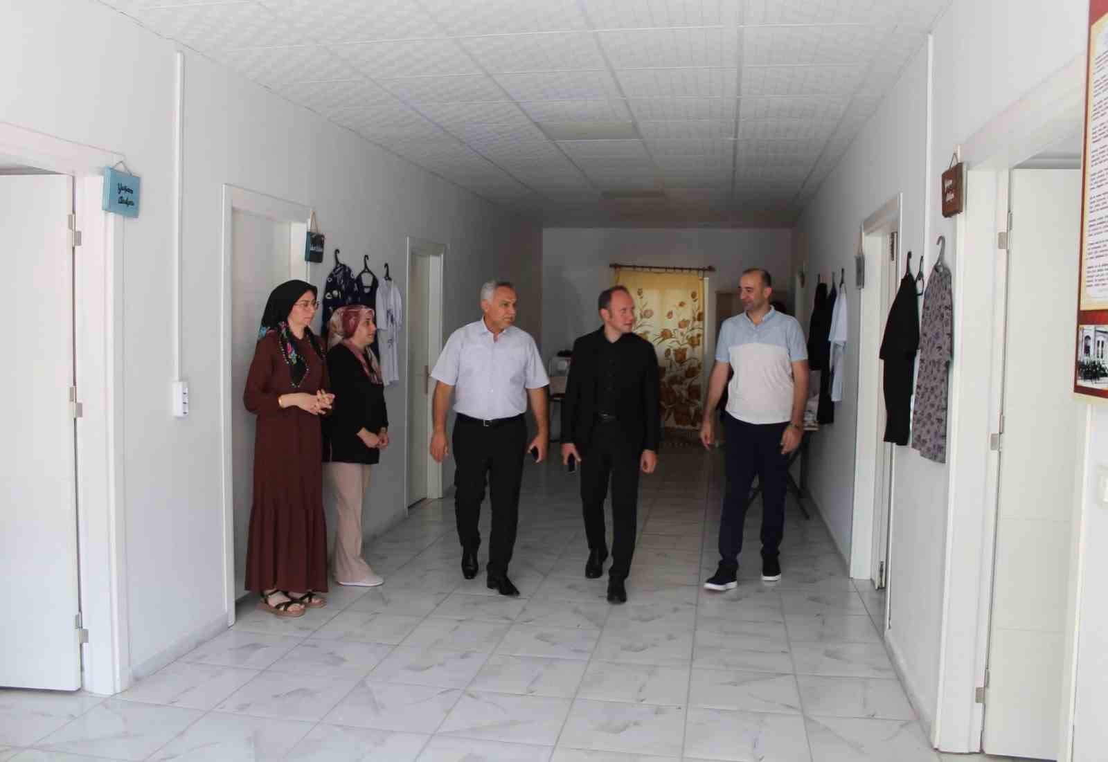 Erzin&rsquo;da k&ouml;y yaşam merkezi vatandaşlara hizmet ediyor
