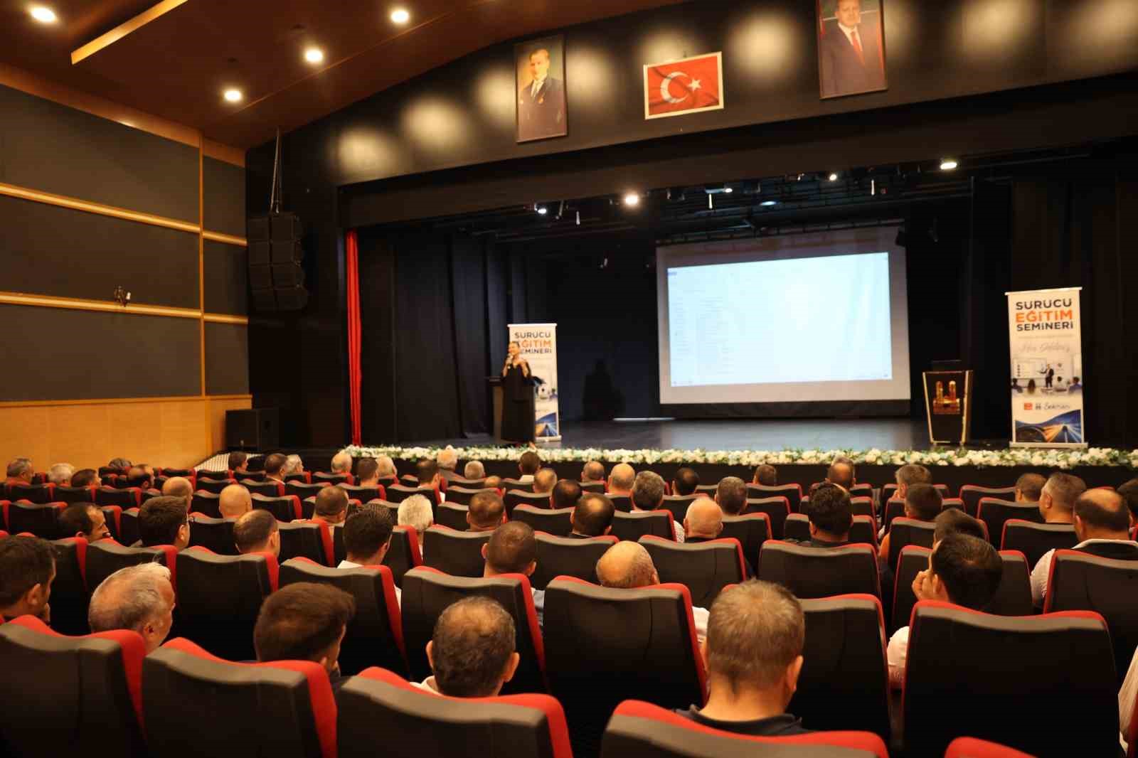 Büyükşehir Belediyesi’nden toplu taşıma personeline eğitim