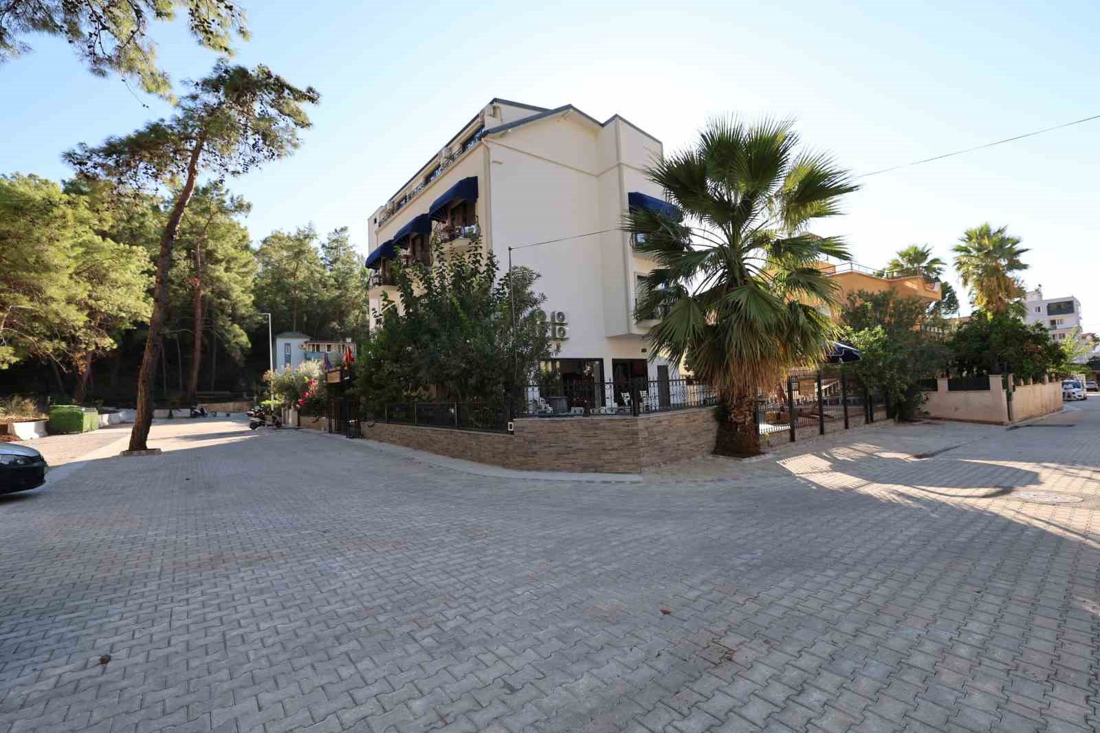 Marmaris Adaköy’de yollar yenilendi