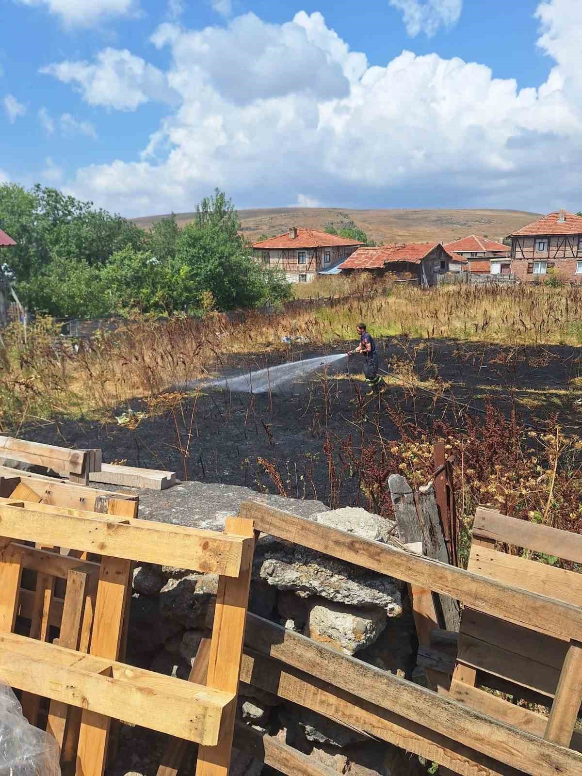 Bolu&rsquo;da 2 k&ouml;y ve 1 mahallede ot yangını
