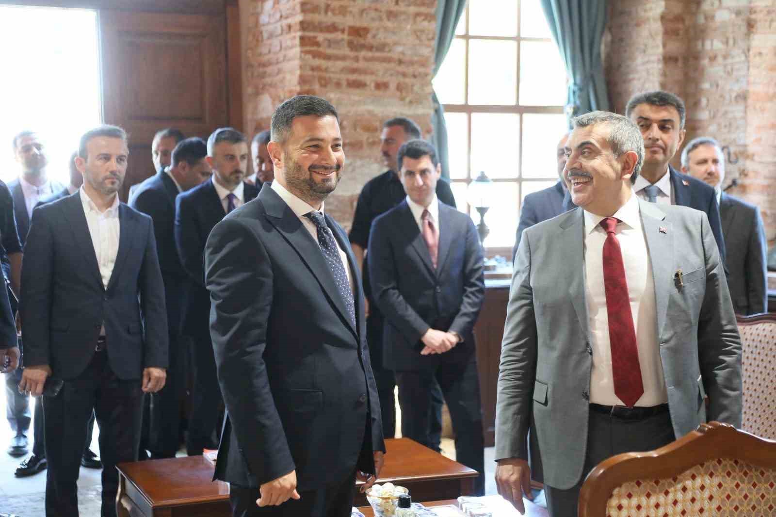 Bakan Tekin’den Kağıthane Belediyesi’ne ziyaret