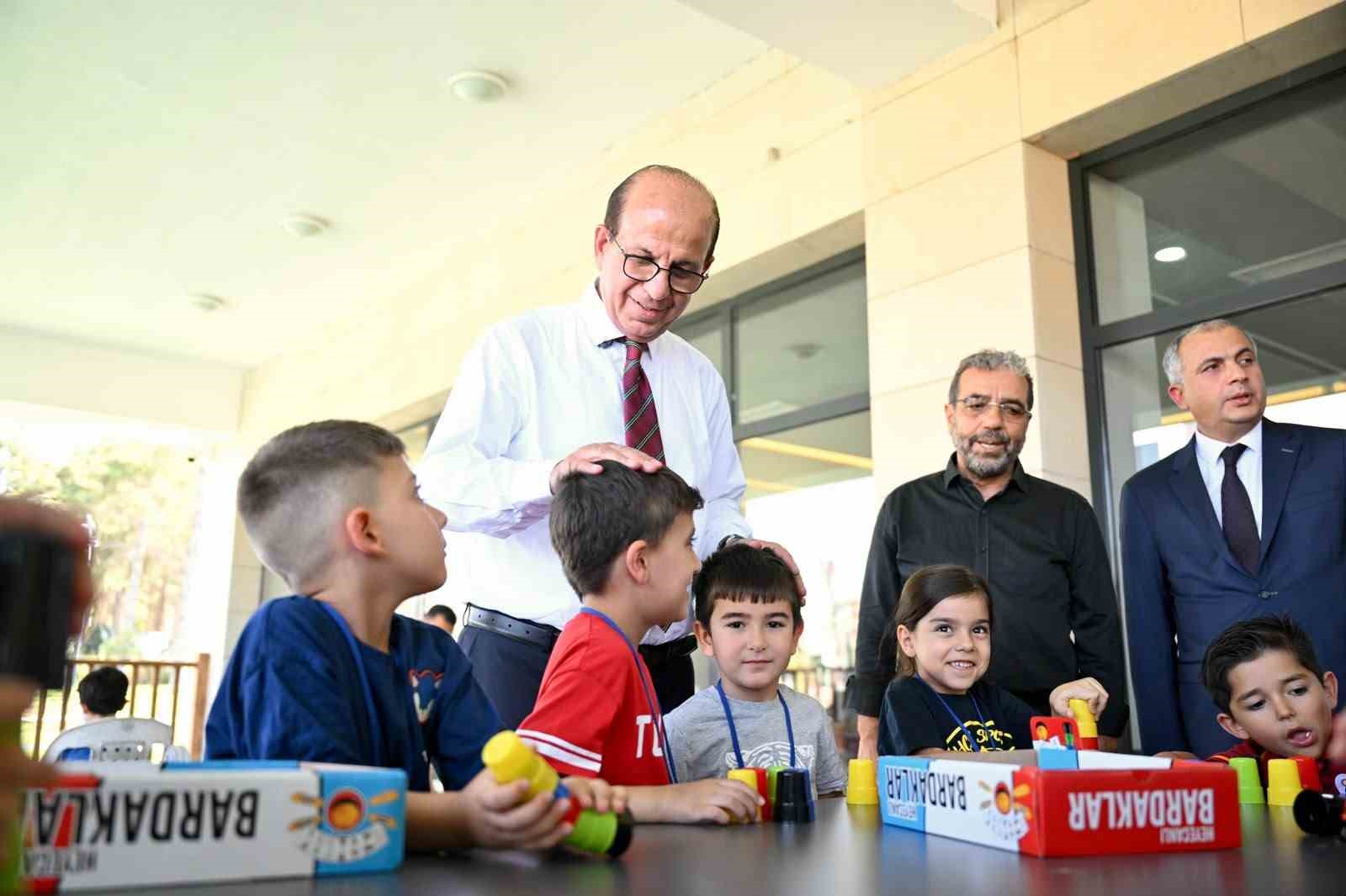 Başkan Geçit, geleceğin bilim adamlarıyla buluştu