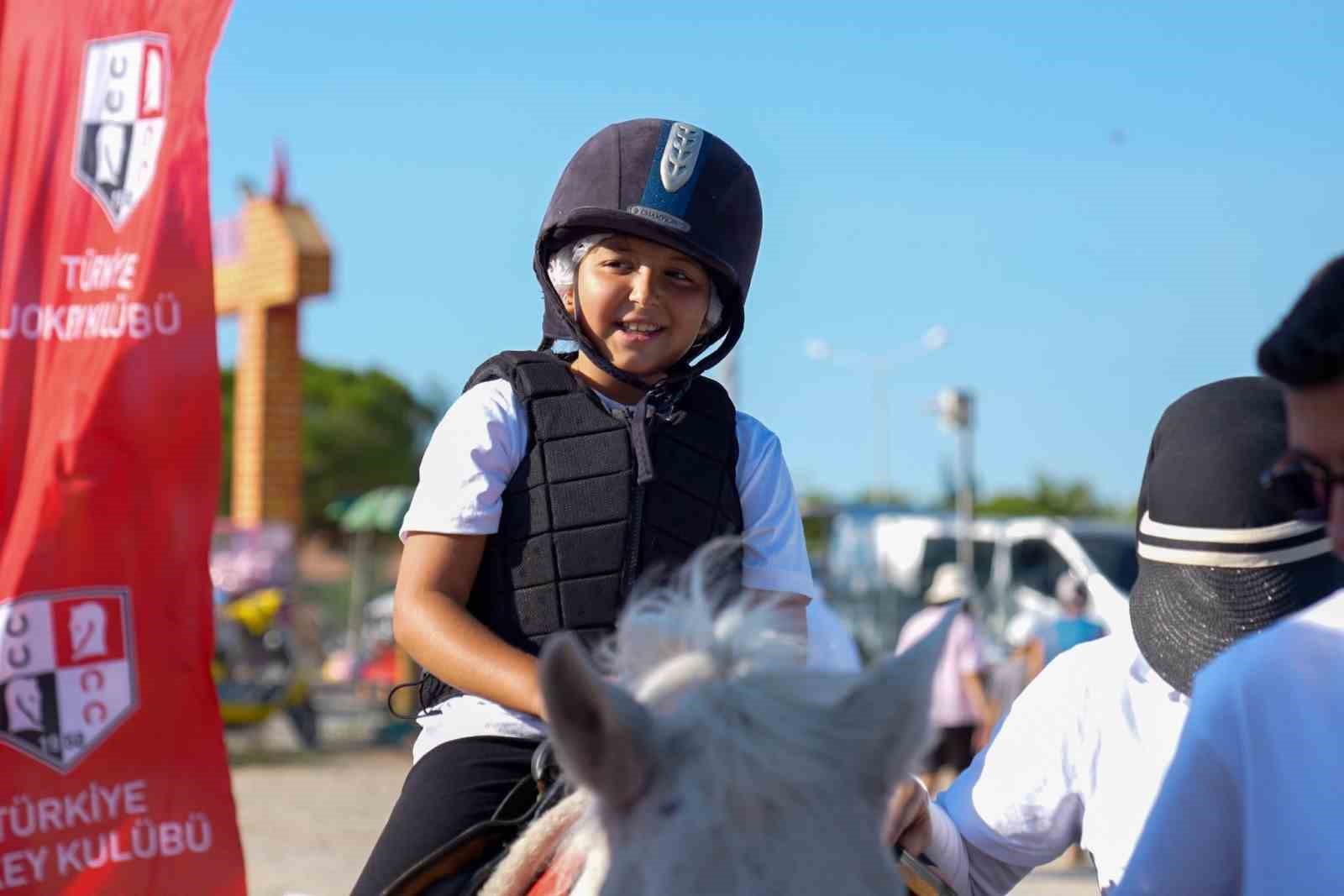 Didim Belediyesi &ccedil;ocuklar pony club etkinliği ile buluşturdu