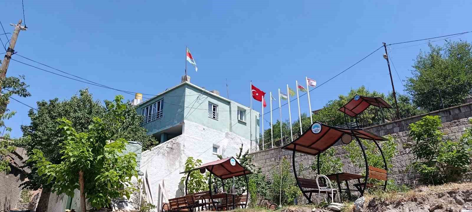 Erciyes&rsquo;in eteklerindeki k&ouml;yde T&uuml;rk d&uuml;nyasını tanıtıyorlar