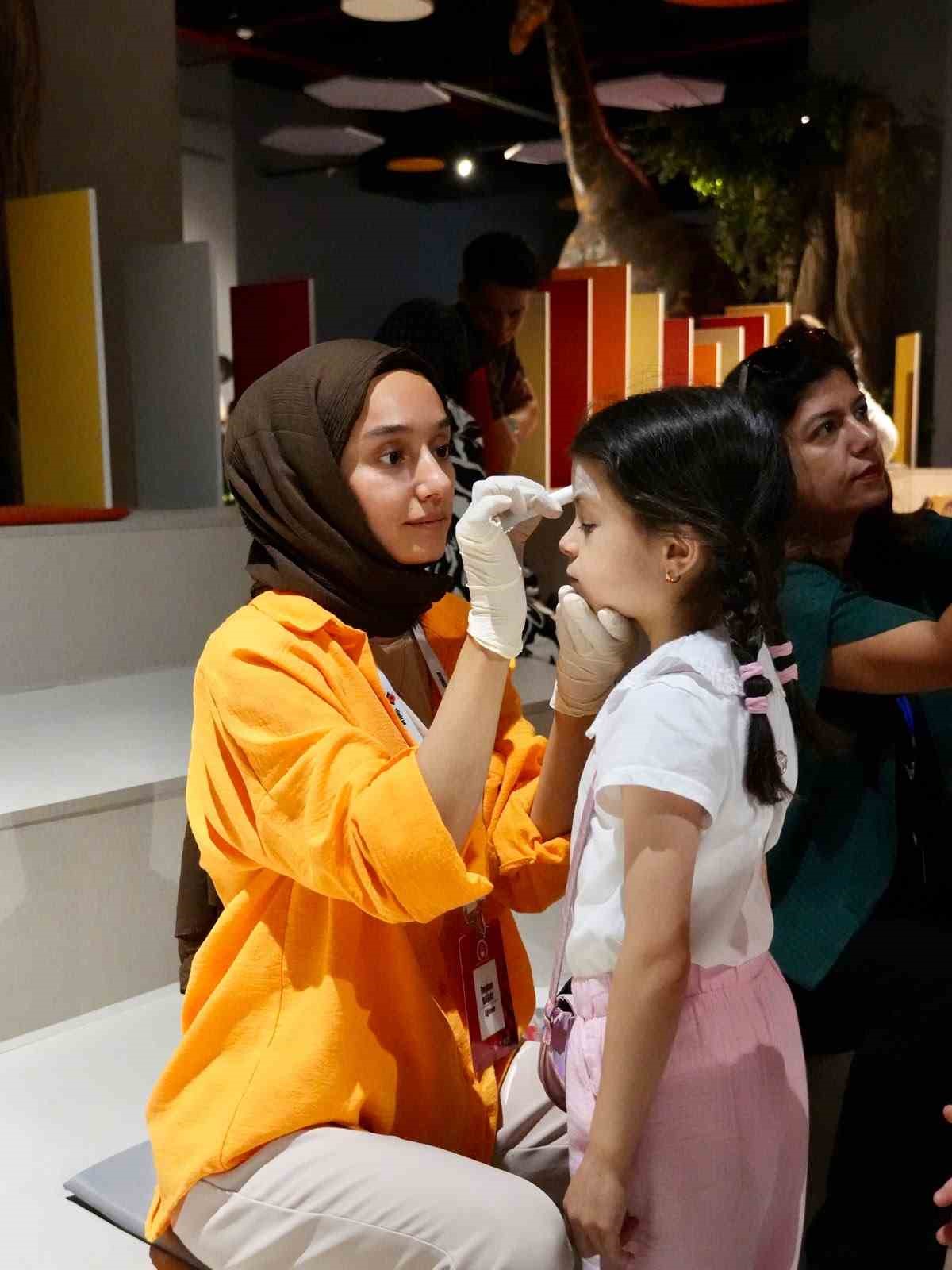 Bilim Merkezi&rsquo;nde karne şenliği