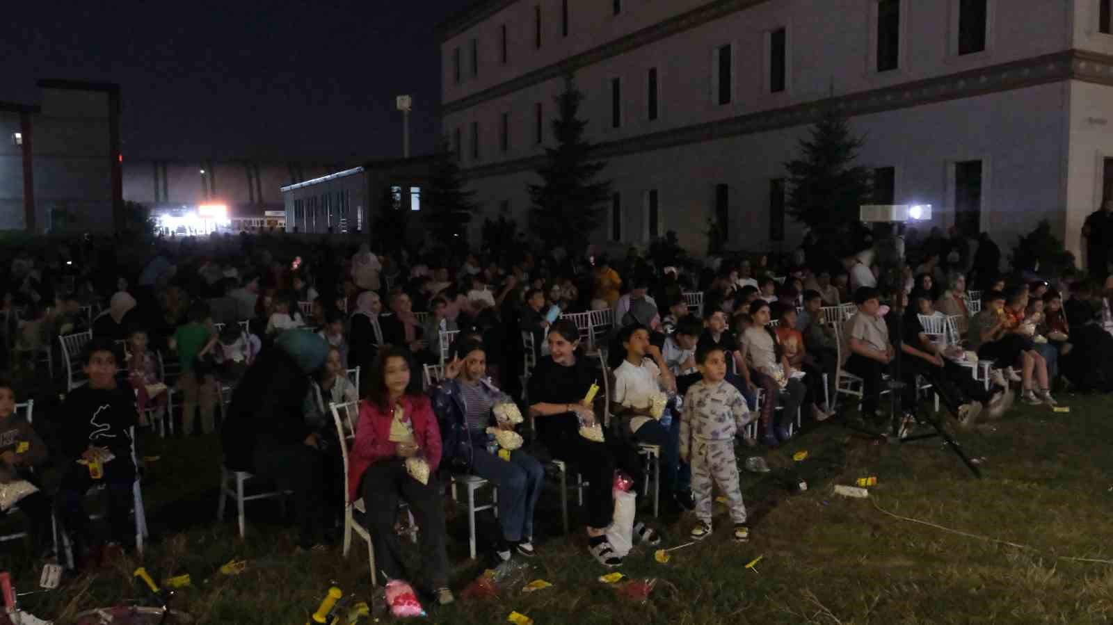 Erzurum k&uuml;lt&uuml;r yolu festivali sanatın farklı renkleri ile buluştu