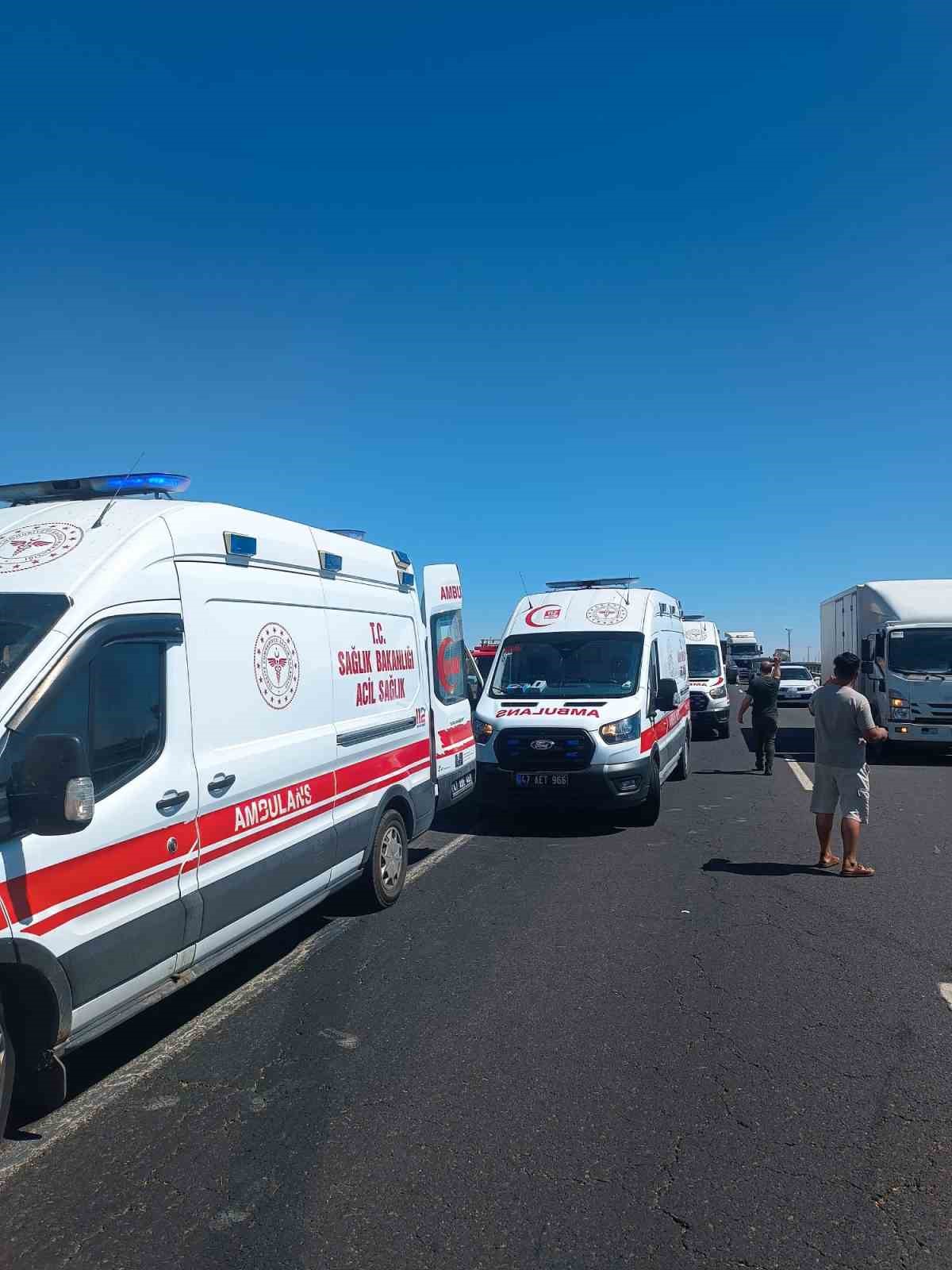 Mardin’de öğrenci servisi devrildi: 13 öğrenci yaralandı
