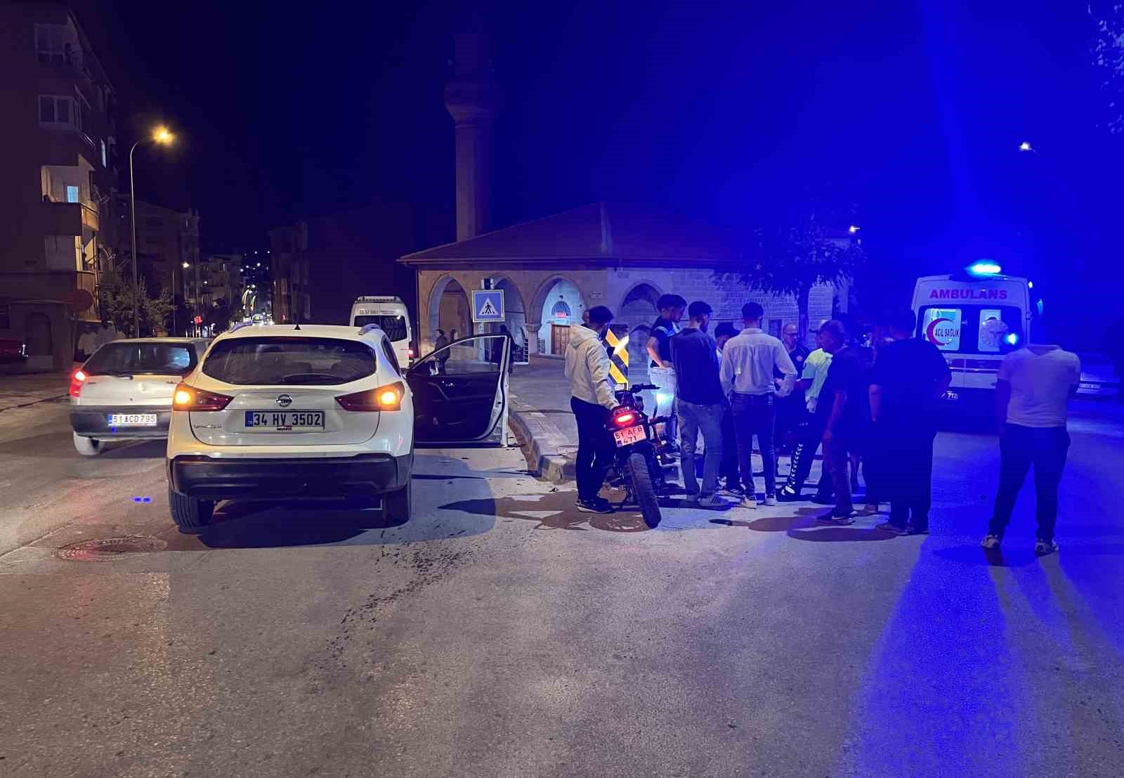 Niğde’de motosiklet ile otomobil çarpıştı: 1 yaralı