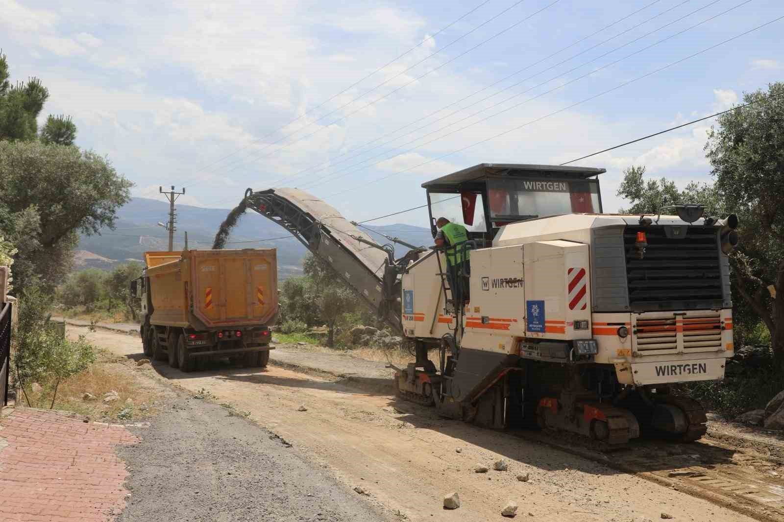 Kuyucak’ta mahalleleri birbirine bağlayan yol yenileniyor