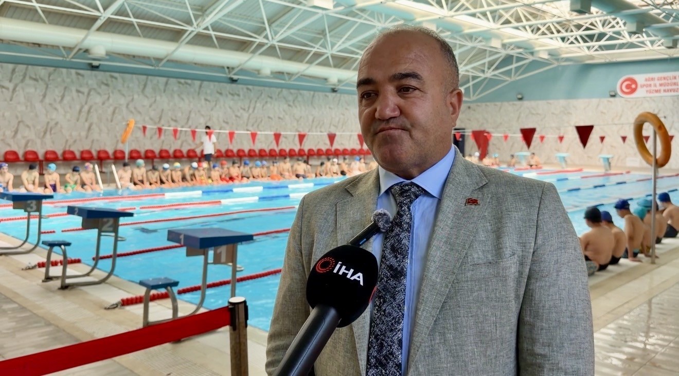 Ağrı&rsquo;da &rsquo;Y&uuml;zme Bilmeyen Kalmasın&rsquo; projesi ile 4 bin 800 &ccedil;ocuk suyla buluştu