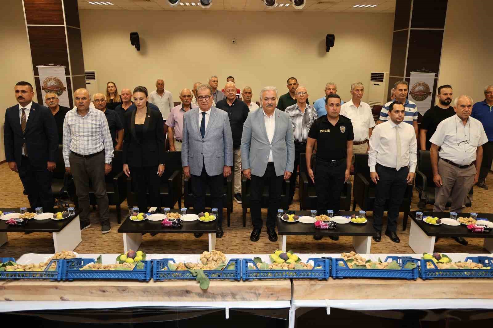 Söke’de sezonun ilk kuru inciri 600 TL’den alındı