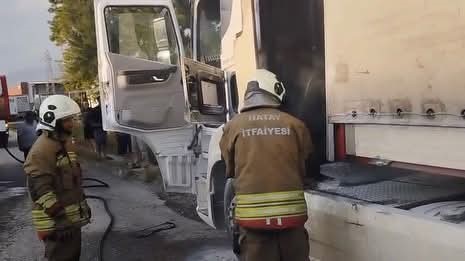 İskenderun&rsquo;da tır yangını