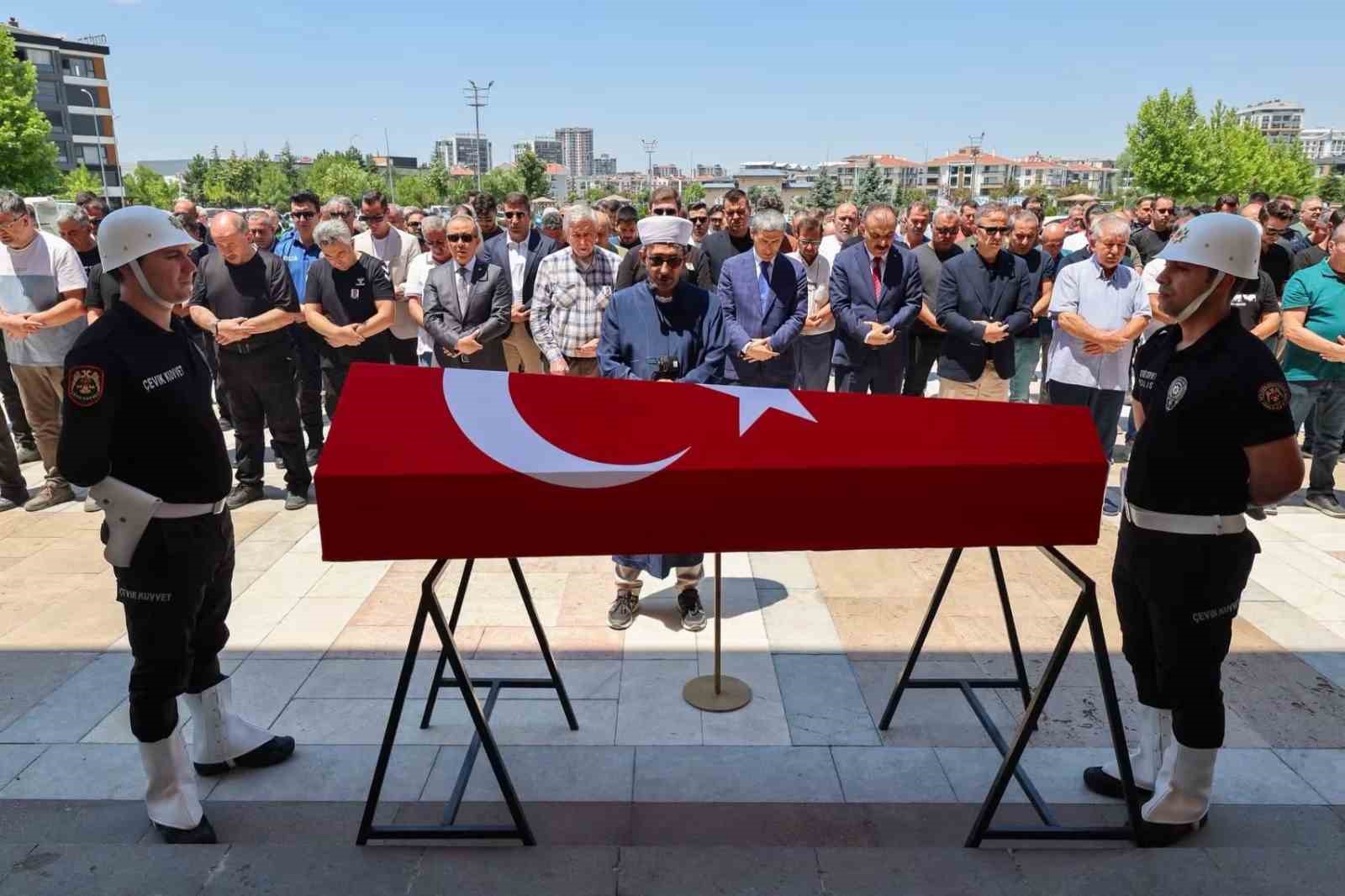 Kansere yenik düşen polis memuru sonsuzluğa uğurlandı
