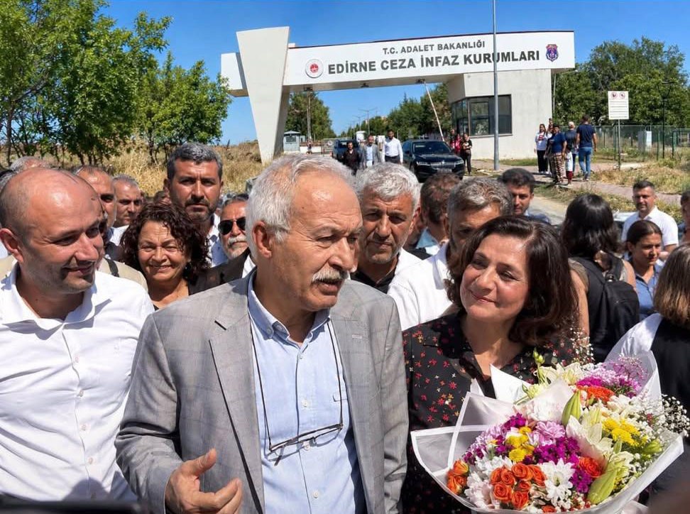 Eski Diyarbakır B&uuml;y&uuml;kşehir Belediyesi Eş Başkanı Mızraklı, Edirne Cezaevi&rsquo;nden tahliye edildi