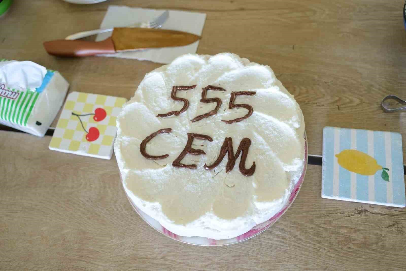 İlkadım&rsquo;da doğan 555&rsquo;inci bebeğin ilk hediyesi Başkan Kurnaz&rsquo;dan