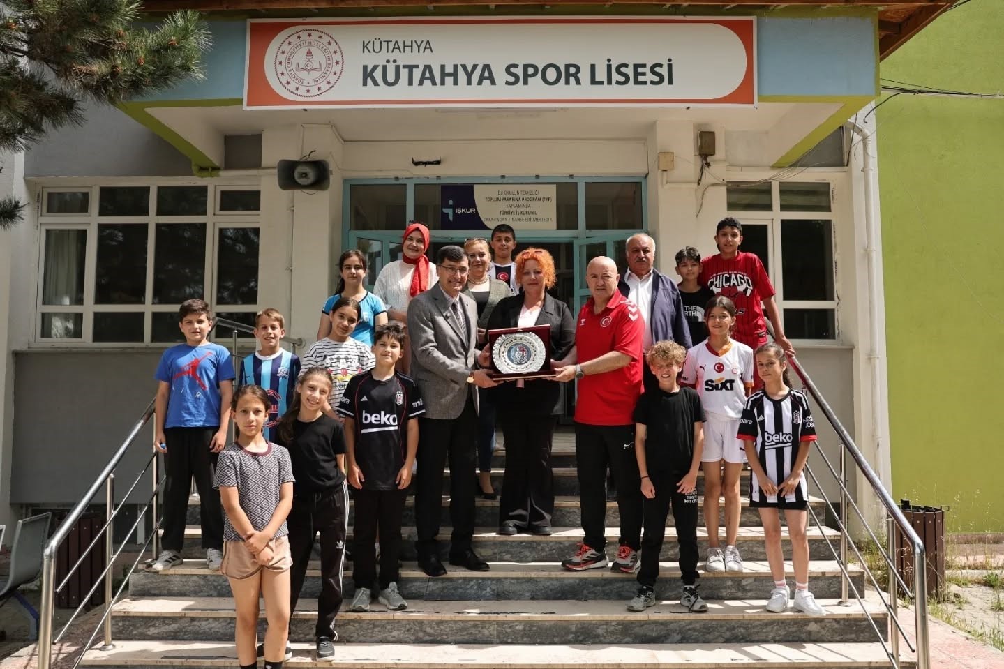 Başkan Eyüp Kahveci öğrencilerle gelecek hedeflerini konuştu