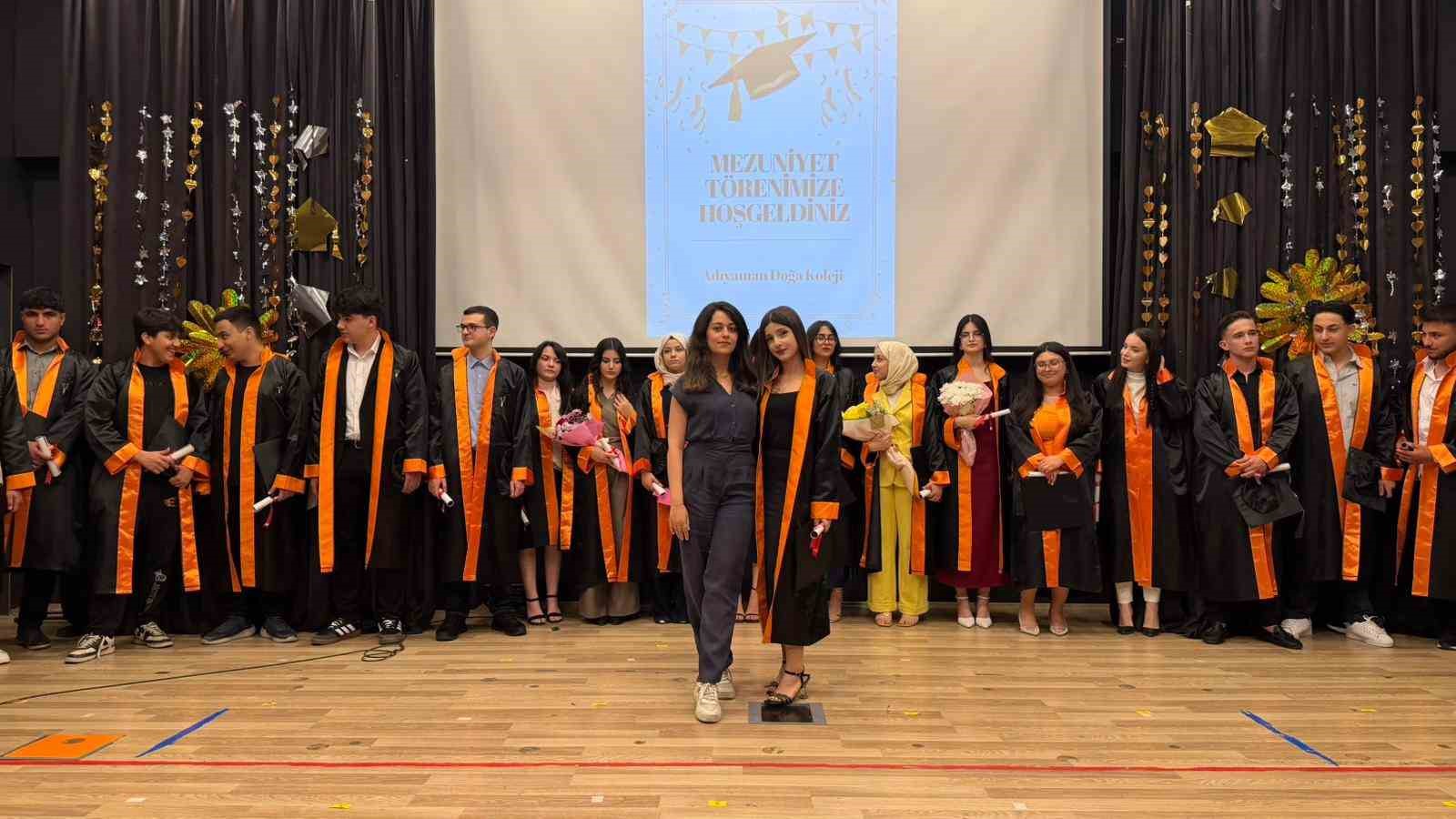 Doğa Kolejinde mezuniyet coşkusu yaşandı