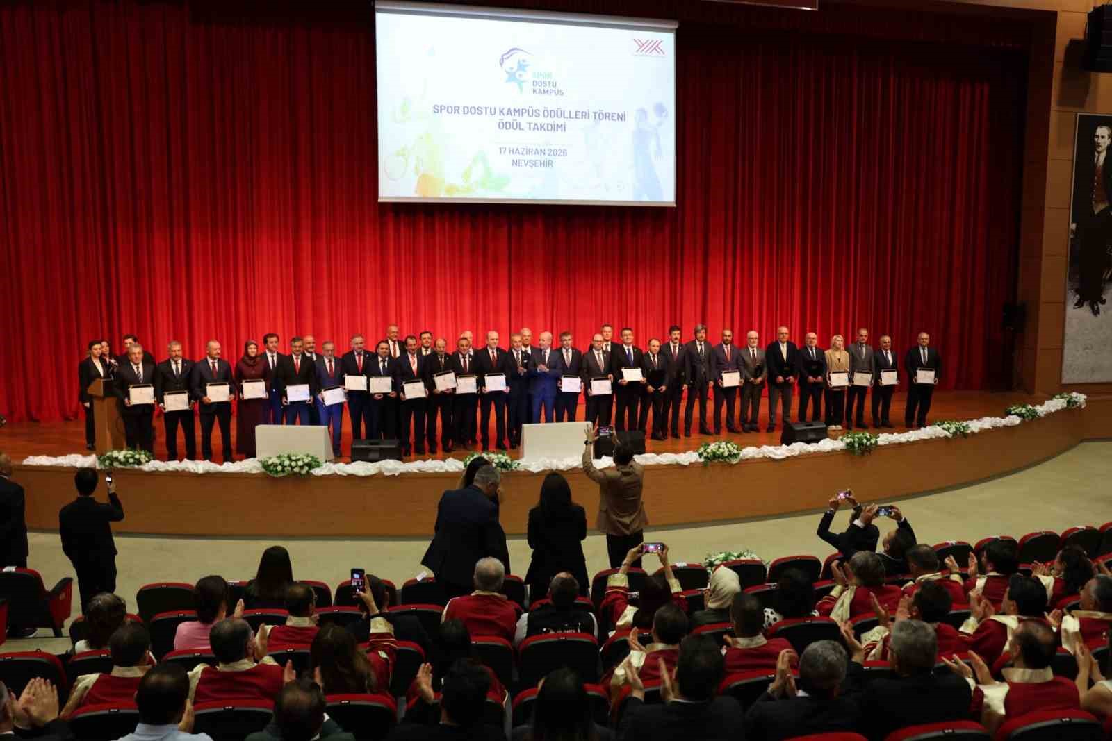 BAR&Uuml;&rsquo;ye Y&Ouml;K&rsquo;ten "Spor Dostu Kamp&uuml;s" &ouml;d&uuml;l&uuml;
