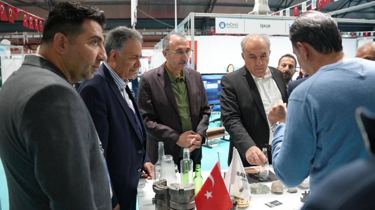 Rektörlerden İpekyolu Kariyer Fuarı’na ziyaret