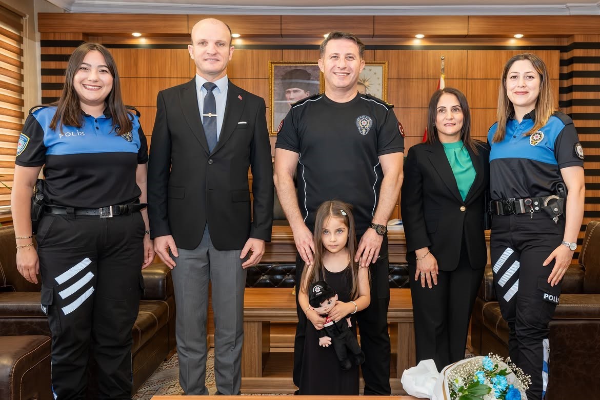 Gazi kızına yunus polis bebeği hediye edildi