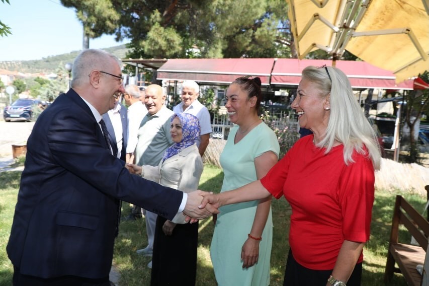 Protokol ve muhtarlar Altınoluk&rsquo;ta bir araya geldi