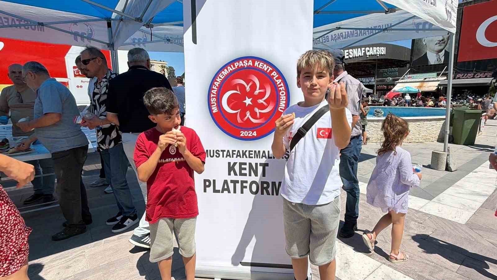 Mustafakemalpaşalıları çocukluğuna döndüren etkinlik