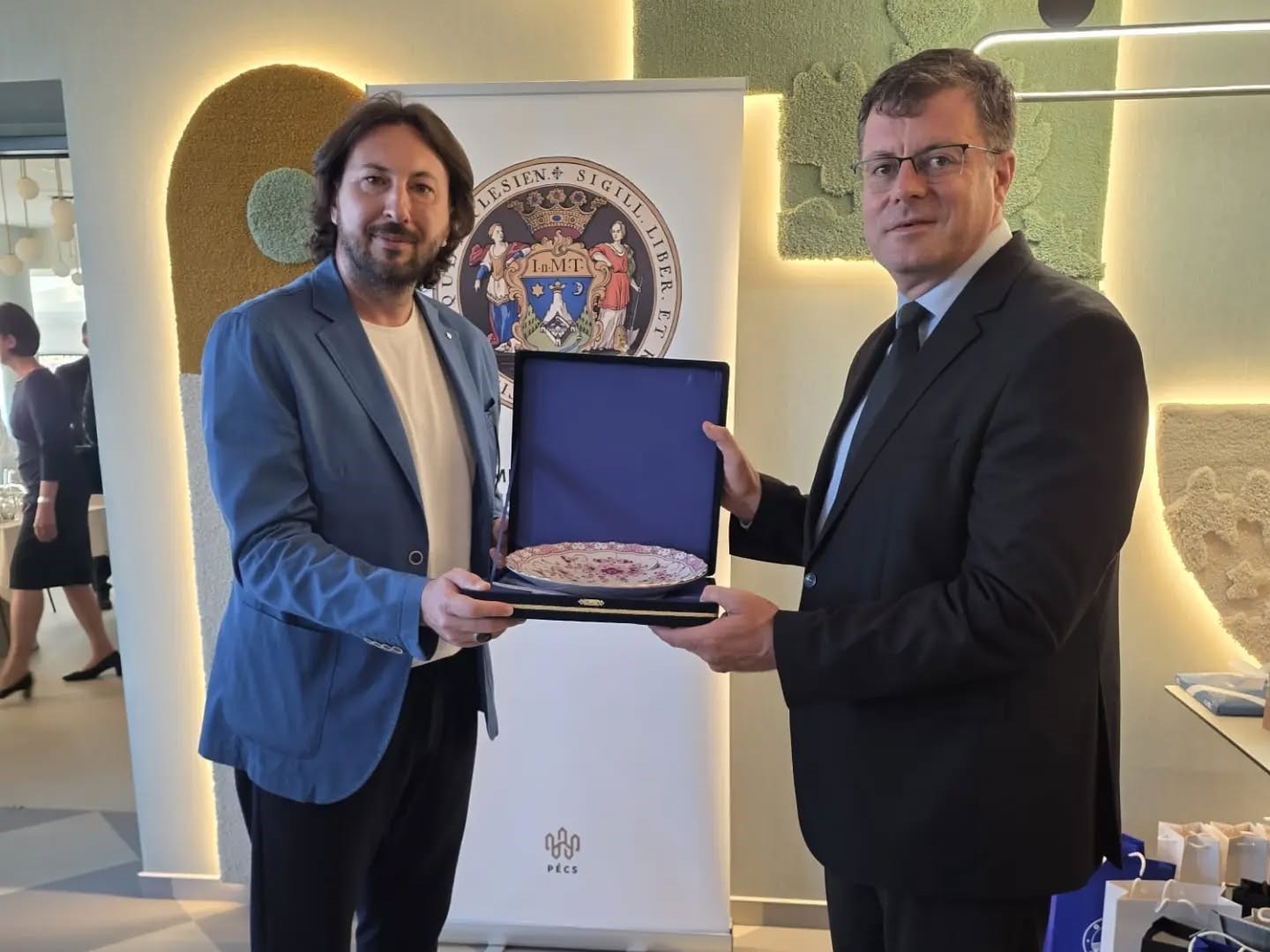 K&uuml;tahya ile Macaristan&rsquo;ın P&eacute;cs şehri arasındaki kardeş şehir bağları g&uuml;&ccedil;leniyor